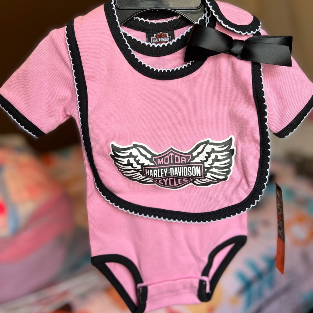 Harley Davidson onesie and bib 0-3months